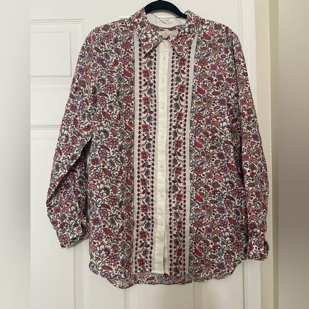 🌼 Boden Floral Button-Down Shirt in Red, Green, Cream